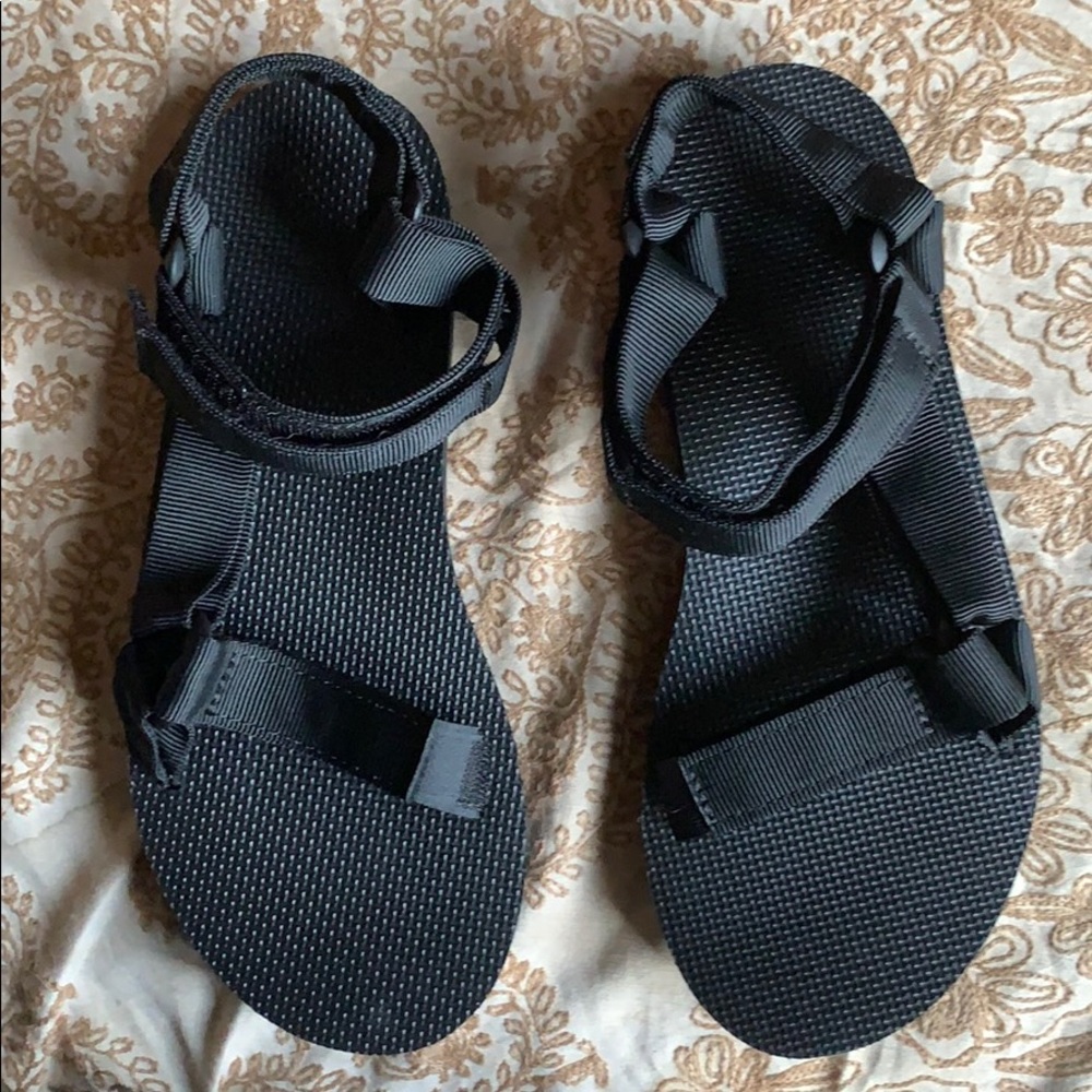 Brand new Teva original universal women’s sandal